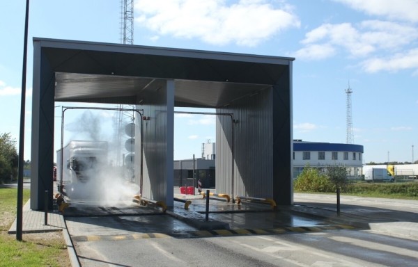 Что говорят водители об обязательной дезинфекции транспорта на границе Что говорят водители об обязательной дезинфекции транспорта на границе