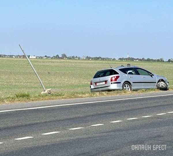Недалеко от Бреста произошло ДТП Недалеко от Бреста произошло ДТП