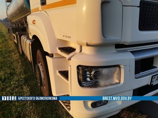 В Каменецком районе КАМАЗ насмерть сбил женщину В Каменецком районе КАМАЗ насмерть сбил женщину