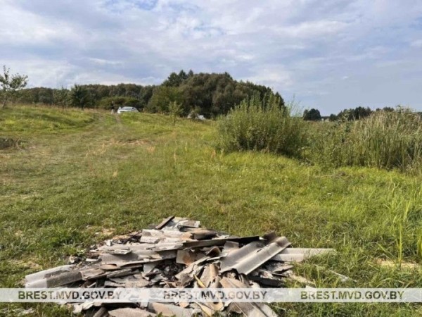 В Ляховичском районе двое парней подожгли беседку ради забавы В Ляховичском районе двое парней подожгли беседку ради забавы