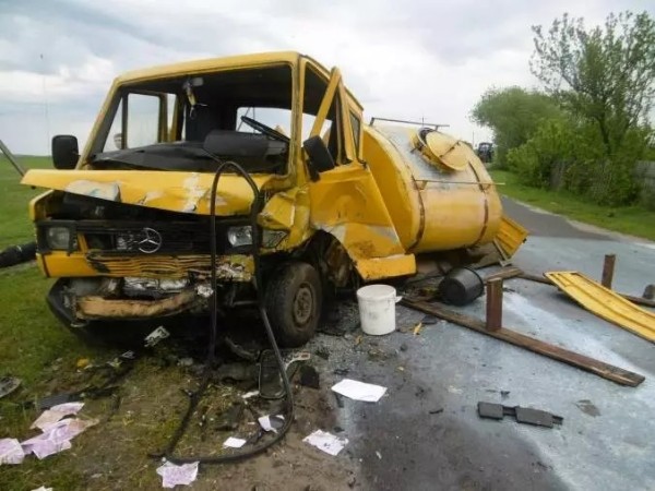 В смертельной аварии с молоковозом виновный водитель перестал им быть