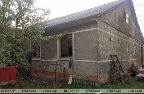 В Белоозерске горел жилой дом В Белоозерске горел жилой дом