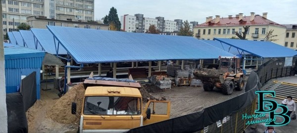 Продолжаются работы по обновлению торговых мест и замене тротуарной плитки на Брестском рынке Продолжаются работы по обновлению торговых мест и замене тротуарной плитки на Брестском рынке