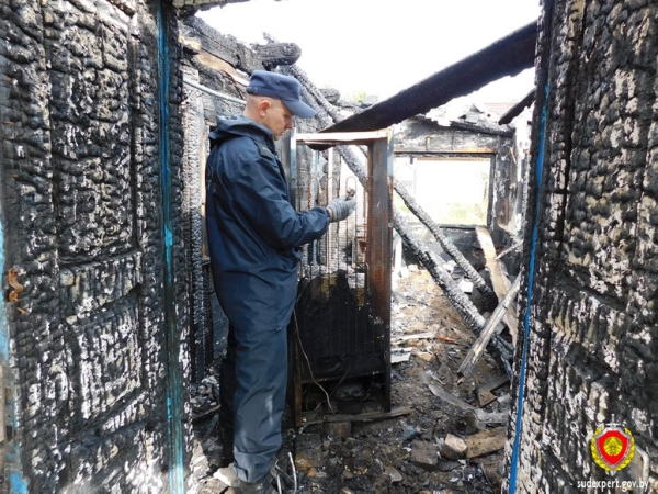 Рок судьбы или невезение: в Брестском районе дважды с разницей в год горел дом Рок судьбы или невезение: в Брестском районе дважды с разницей в год горел дом