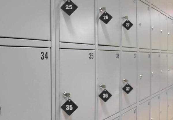 Белоруска решила оставить деньги в камере хранения магазина, потому что их не взяли в банке Белоруска решила оставить деньги в камере хранения магазина, потому что их не взяли в банке