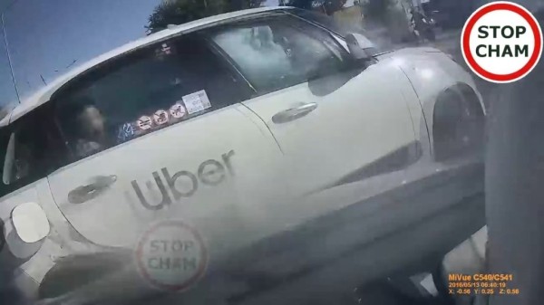 В Белостоке обсуждают лихой маневр водителя из Беларуси В Белостоке обсуждают лихой маневр водителя из Беларуси