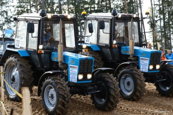 Такого вы еще не видели! Под Минском прошли гонки на тракторах Такого вы еще не видели! Под Минском прошли гонки на тракторах