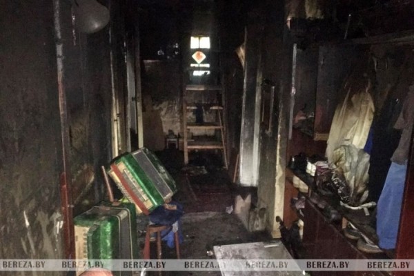 В Белоозерске горел жилой дом В Белоозерске горел жилой дом