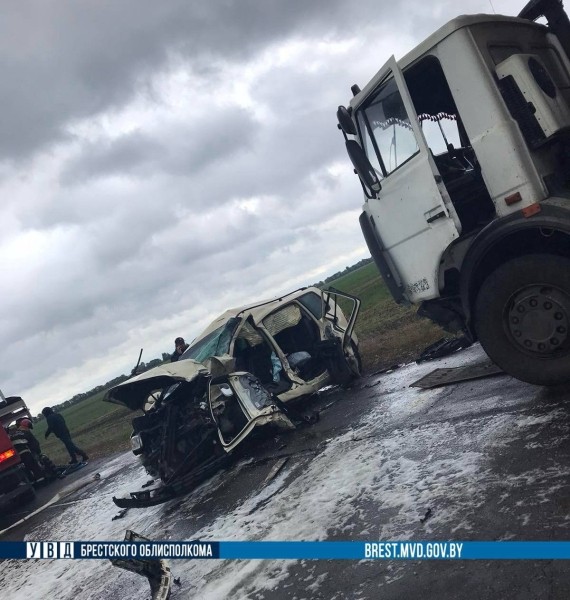 В Пинском районе произошло ужасное ДТП. Погибла девушка В Пинском районе произошло ужасное ДТП. Погибла девушка
