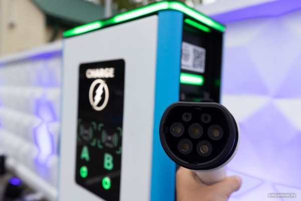 В Беларуси появился новый бренд ЭЗС. Первую станцию открыли в Колодищах В Беларуси появился новый бренд ЭЗС. Первую станцию открыли в Колодищах