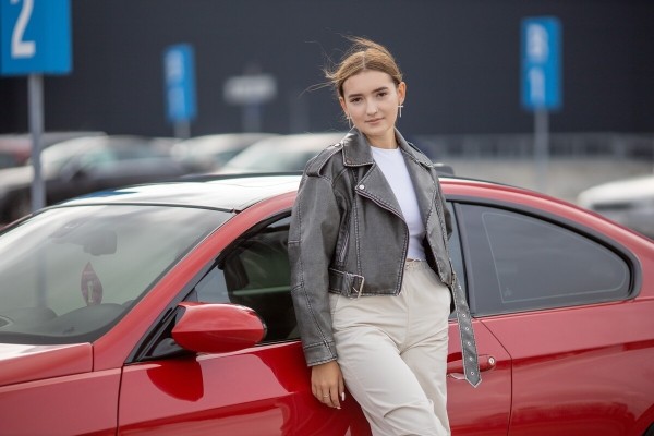 «Крутой подарок на ДР»: девушка из Гродно рассказала о своей BMW