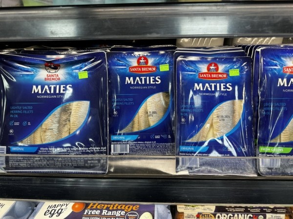 Блогер из США показал магазинные полки, уставленные белорусскими продуктами. Почем они продаются там и у нас? Блогер из США показал магазинные полки, уставленные белорусскими продуктами. Почем они продаются там и у нас?