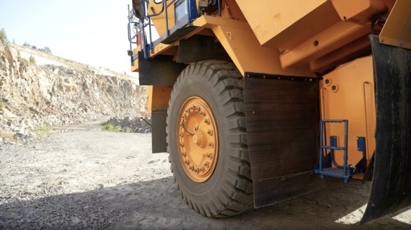 Как работается в живописном карьере «Микашевичи» на БелАЗах на 130, 90 и 60 тонн Как работается в живописном карьере «Микашевичи» на БелАЗах на 130, 90 и 60 тонн