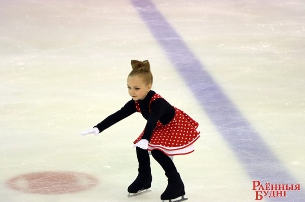 Фігурысты з розных куткоў краіны прыехалі ў Пружаны, каб пазмагацца за «Кубак Белавежскай пушчы» і пуцёўку на рэспубліканскія Алімпійскія дні моладзі Фігурысты з розных куткоў краіны прыехалі ў Пружаны, каб пазмагацца за «Кубак Белавежскай пушчы» і пуцёўку на рэспубліканскія Алімпійскія дні моладзі