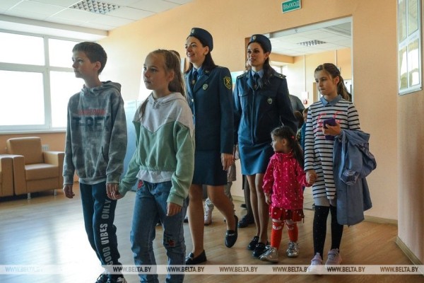 Для посещения нужен пропуск. Дети сотрудников Брестской таможни побывали на работе у своих родителей Для посещения нужен пропуск. Дети сотрудников Брестской таможни побывали на работе у своих родителей