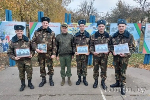 В Бресте проводили в запас воинов-зенитчиков В Бресте проводили в запас воинов-зенитчиков