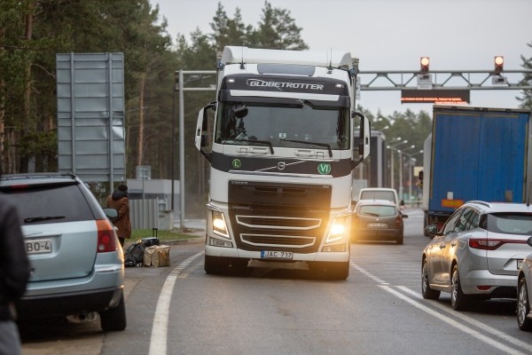 «Ругань здесь обычное дело!» Репортаж с белорусско-литовской границы, где очередь растянулась на неделю