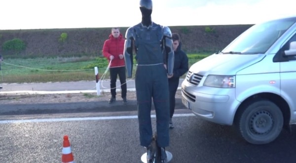 Милиция наглядно показала, как несколько секунд могут сломать жизнь пешеходу и судьбу водителю Милиция наглядно показала, как несколько секунд могут сломать жизнь пешеходу и судьбу водителю