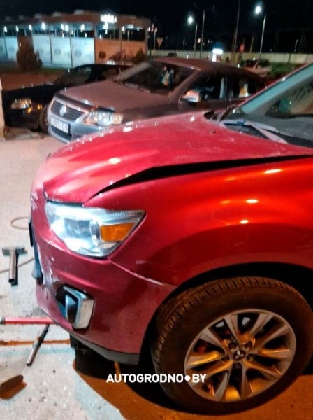 Автомобиль без водителя приехал на шиномонтаж в Гродно. Как так вышло? Автомобиль без водителя приехал на шиномонтаж в Гродно. Как так вышло?