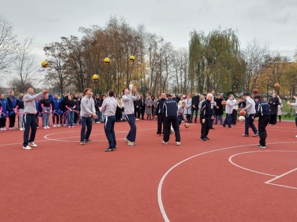 В БрГТУ торжественно открыли спортивную площадку В БрГТУ торжественно открыли спортивную площадку