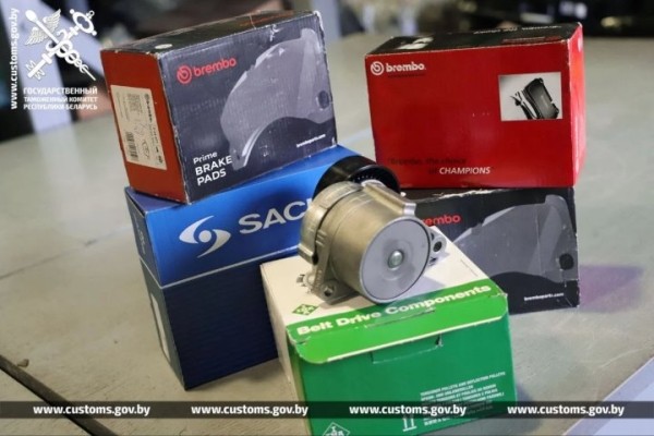 Таможня остановила микроавтобус на трассе – у водителя не оказалось документов на груз Таможня остановила микроавтобус на трассе – у водителя не оказалось документов на груз