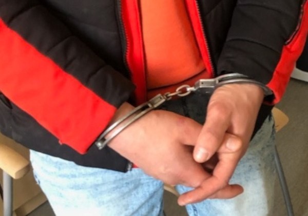 В Варшаве задержали 23-летнего белоруса с большой партией наркотиков В Варшаве задержали 23-летнего белоруса с большой партией наркотиков