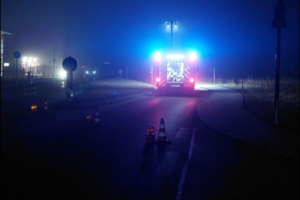 В Германии белорус на фуре снес два уличных фонаря В Германии белорус на фуре снес два уличных фонаря