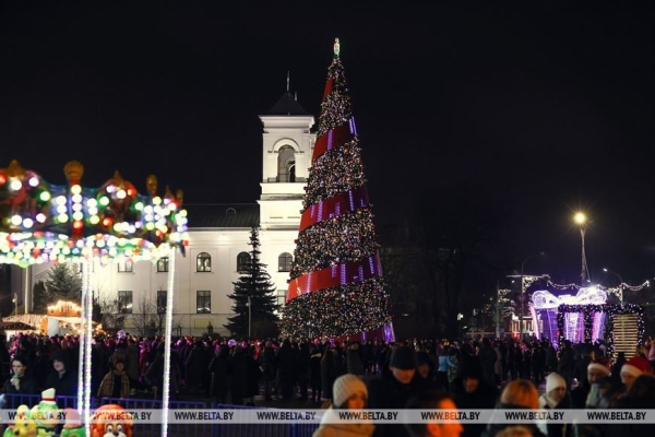 Как прошла новогодняя ночь в Бресте. Фоторепортаж Как прошла новогодняя ночь в Бресте. Фоторепортаж