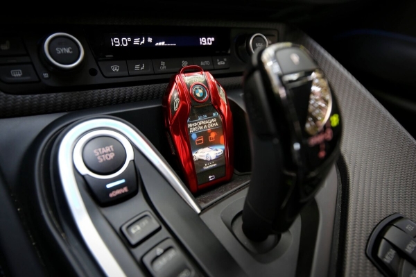 22-летний парень из Жодино купил BMW i8 за $100 тысяч — доволен? 22-летний парень из Жодино купил BMW i8 за $100 тысяч — доволен?