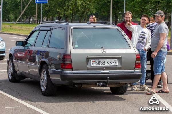 «Нет года выпуска, есть состояние». В Беларуси владельцы старых Mercedes собрались на большую встречу «Нет года выпуска, есть состояние». В Беларуси владельцы старых Mercedes собрались на большую встречу