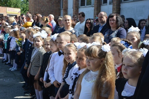 Со следующего учебного года в Беларуси введут еще один элемент школьной формы Со следующего учебного года в Беларуси введут еще один элемент школьной формы