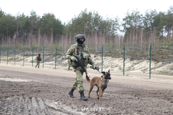 Журналисты иностранных СМИ побывали на границе с Украиной Журналисты иностранных СМИ побывали на границе с Украиной