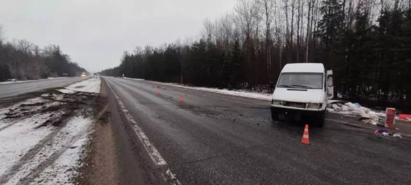 Микроавтобус опрокинулся на трассе М1 — 7 пострадавших Микроавтобус опрокинулся на трассе М1 — 7 пострадавших