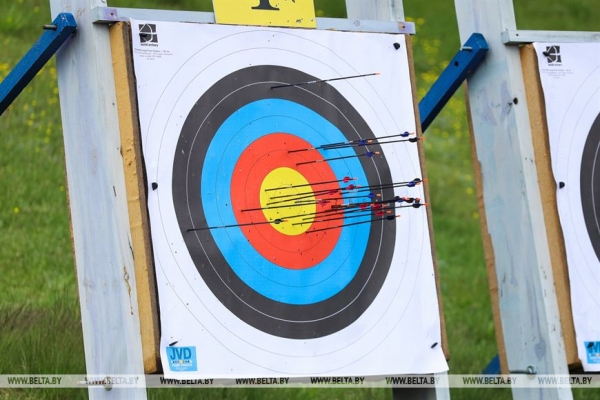 Сильнейшие лучники страны открыли сезон в Бресте