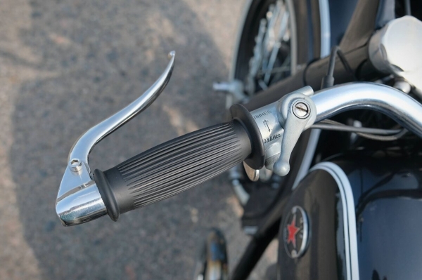 «Урал М-72», на который потратили $4 700. Белорус вдохнул жизнь в 68-летний советский байк «Урал М-72», на который потратили $4 700. Белорус вдохнул жизнь в 68-летний советский байк