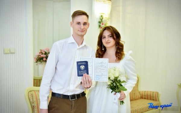 В Барановичах прошло 150-е бракосочетание. Какую роль сыграла бабушка невесты? В Барановичах прошло 150-е бракосочетание. Какую роль сыграла бабушка невесты?