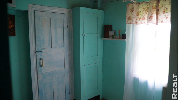 «Первое время спала в обнимку с кочергой». Белоруска сберегла столетний семейный дом — и не жалеет «Первое время спала в обнимку с кочергой». Белоруска сберегла столетний семейный дом — и не жалеет