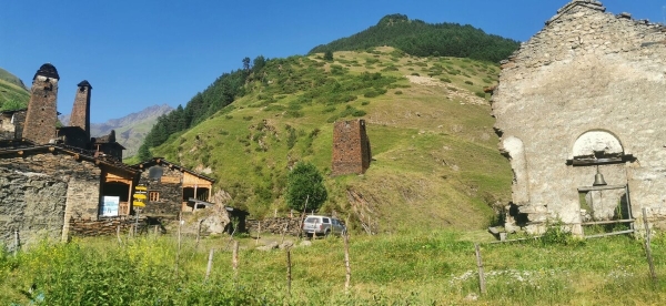 «Вдоль дороги — венки и памятники». Белорус в одиночку отправился в горы Грузии, где даже страховка не действует «Вдоль дороги — венки и памятники». Белорус в одиночку отправился в горы Грузии, где даже страховка не действует