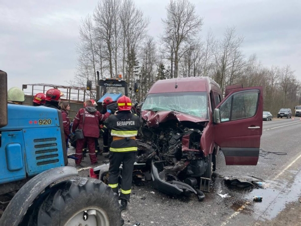 Маршрутка с пассажирами попала в аварию под Бобруйском Маршрутка с пассажирами попала в аварию под Бобруйском