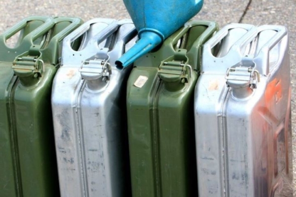 Белорус похитил с предприятия, на котором работает, более 2 100 литров топлива Белорус похитил с предприятия, на котором работает, более 2 100 литров топлива