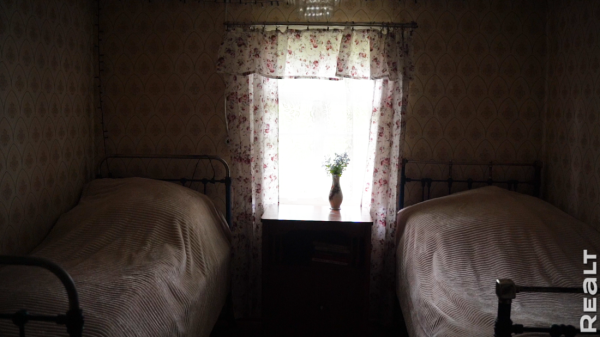 «Первое время спала в обнимку с кочергой». Белоруска сберегла столетний семейный дом — и не жалеет «Первое время спала в обнимку с кочергой». Белоруска сберегла столетний семейный дом — и не жалеет