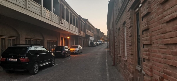 «Вдоль дороги — венки и памятники». Белорус в одиночку отправился в горы Грузии, где даже страховка не действует «Вдоль дороги — венки и памятники». Белорус в одиночку отправился в горы Грузии, где даже страховка не действует