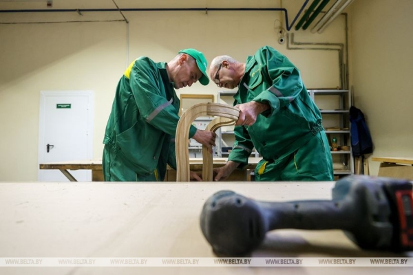 Как пинские мастера изготовили эксклюзивный подарок Президенту Как пинские мастера изготовили эксклюзивный подарок Президенту