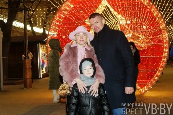 Как вам новогодняя иллюминация Бреста? Спросили у горожан и гостей нашего города Как вам новогодняя иллюминация Бреста? Спросили у горожан и гостей нашего города