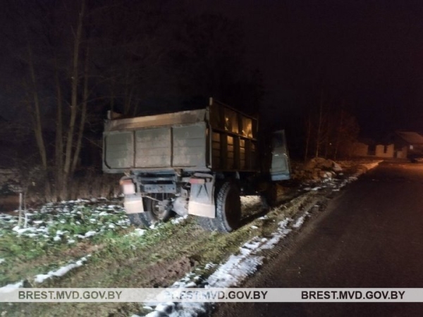 Уголовная ответственность грозит двум жителям Пружан за кражу неисправного авто сельхозпредприятия Уголовная ответственность грозит двум жителям Пружан за кражу неисправного авто сельхозпредприятия