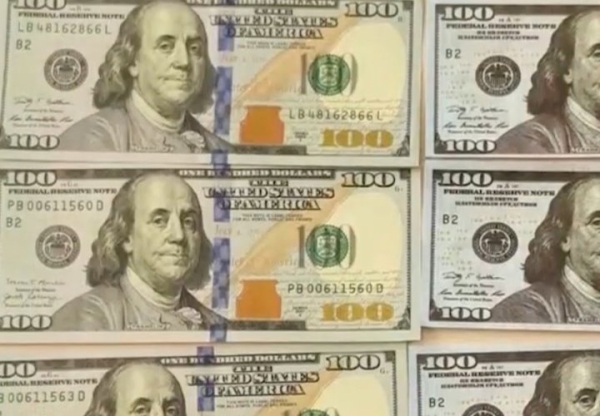 Брестчанин похитил у коллеги $5,6 тыс., заменив деньги сувенирными купюрами Брестчанин похитил у коллеги $5,6 тыс., заменив деньги сувенирными купюрами