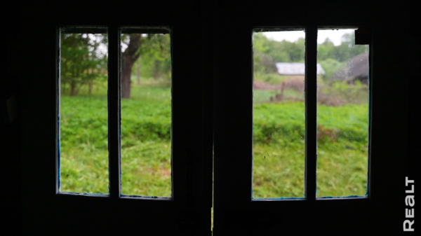 «Первое время спала в обнимку с кочергой». Белоруска сберегла столетний семейный дом — и не жалеет «Первое время спала в обнимку с кочергой». Белоруска сберегла столетний семейный дом — и не жалеет