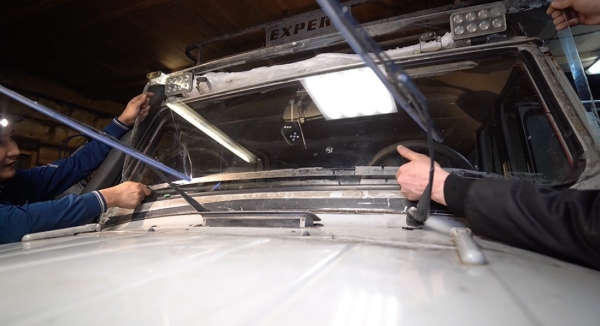 Как заводят автомобиль в минус 50°C. Видео из Якутии Как заводят автомобиль в минус 50°C. Видео из Якутии