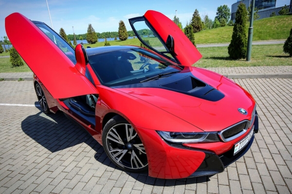 22-летний парень из Жодино купил BMW i8 за $100 тысяч — доволен? 22-летний парень из Жодино купил BMW i8 за $100 тысяч — доволен?