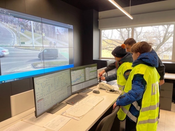 В Бресте дети останавливали водителей и проверяли документы В Бресте дети останавливали водителей и проверяли документы